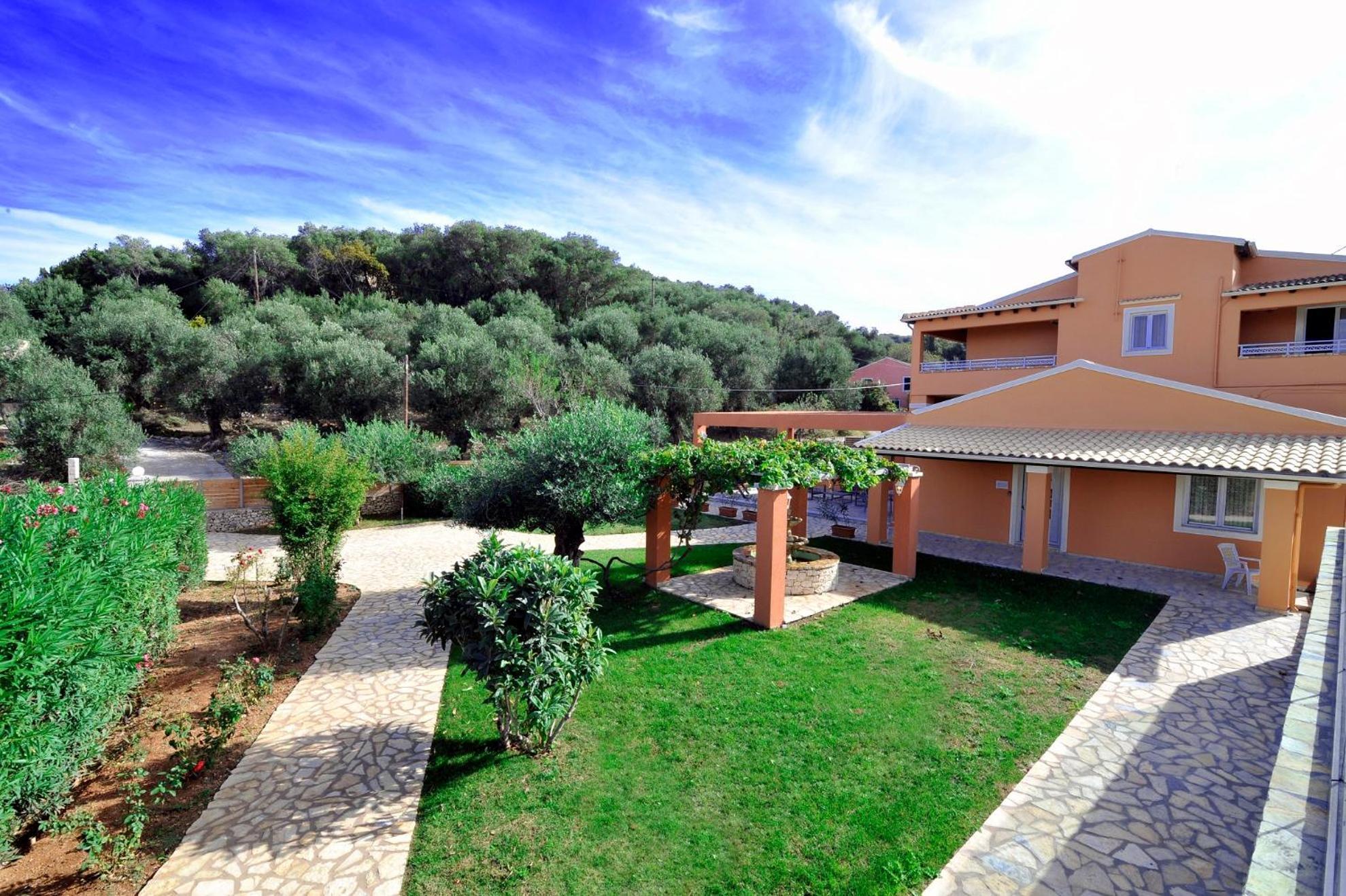 Pyramid City Apartments Agios Spyridon  Exterior photo